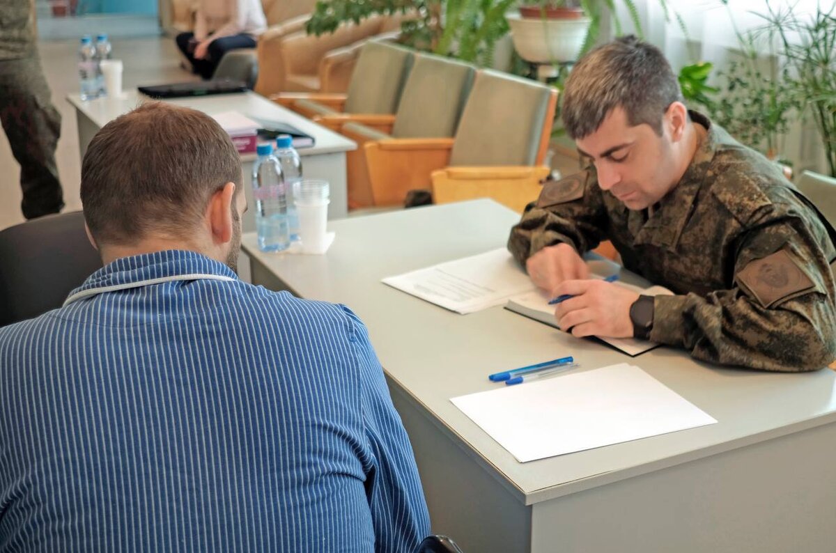 Председатель СК России посетил госпиталь для ветеранов войн в городе  Санкт-Петербурге | Информационный центр СК России | Дзен