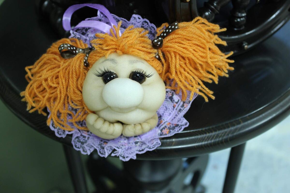 Кареглазая красотка из последних. 