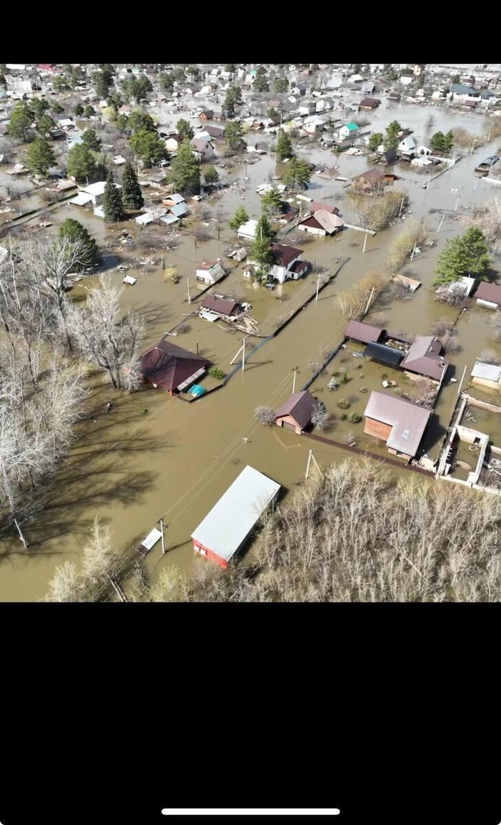 Вода отступает. Проблемы начинаются. Чем занимаются жители Оренбургской  области, пока их дома в воде | Южная история | Дзен