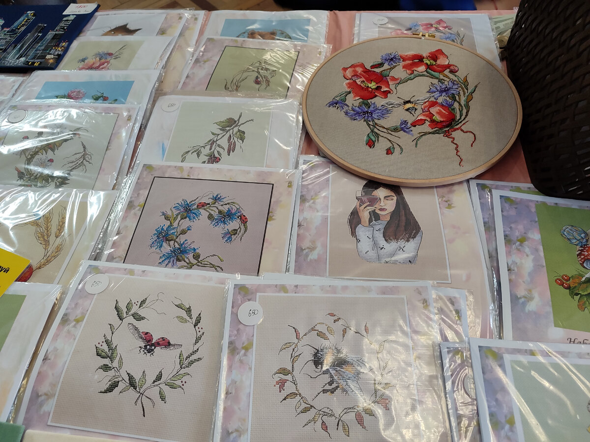 Фото автора. Стол Ольги Князевой