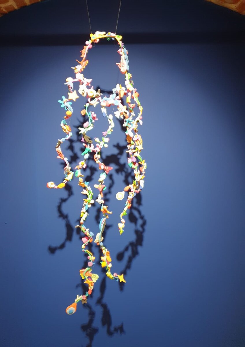 Анастасия Аспарагус Инсталляция "Морские жители"  Воздушный пластилин 2024