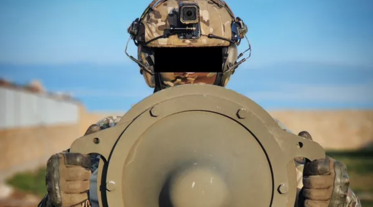     Разработчик модульной компактной РЭБ «Волнорез». Архивное фото / Фото из личного архива