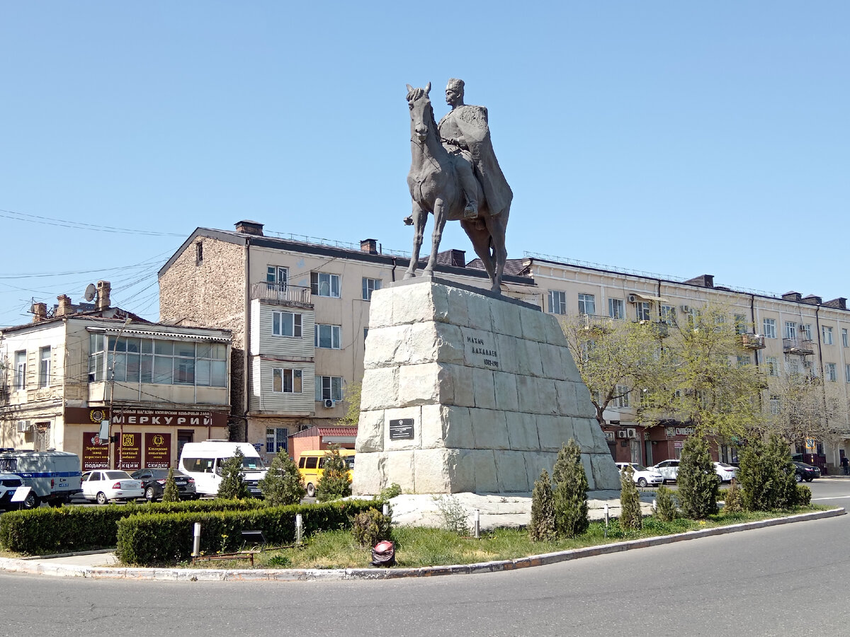 Привокзальная площадь в Махачкале. Апрель 2024. Фото автора. 