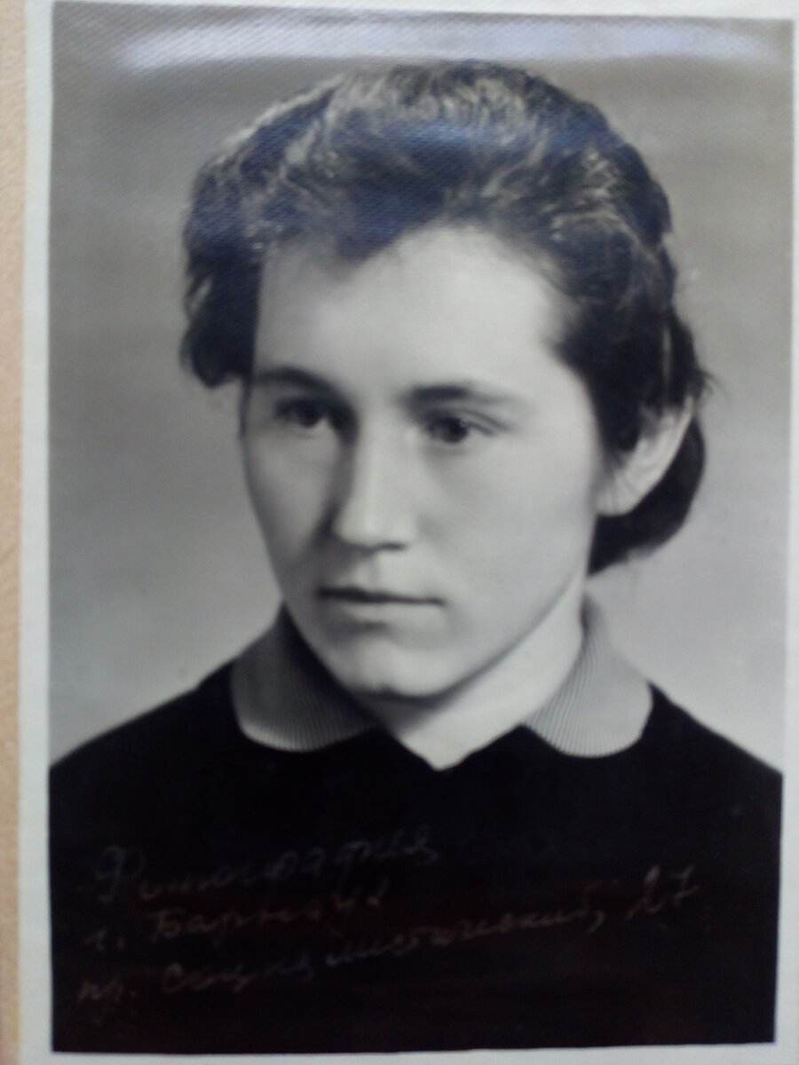 Галя. студентка сельхозинститута г. Барнаул. 70-е годы.