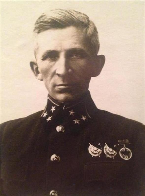 Генерал-лейтенант Новосельский Юрий Владимирович