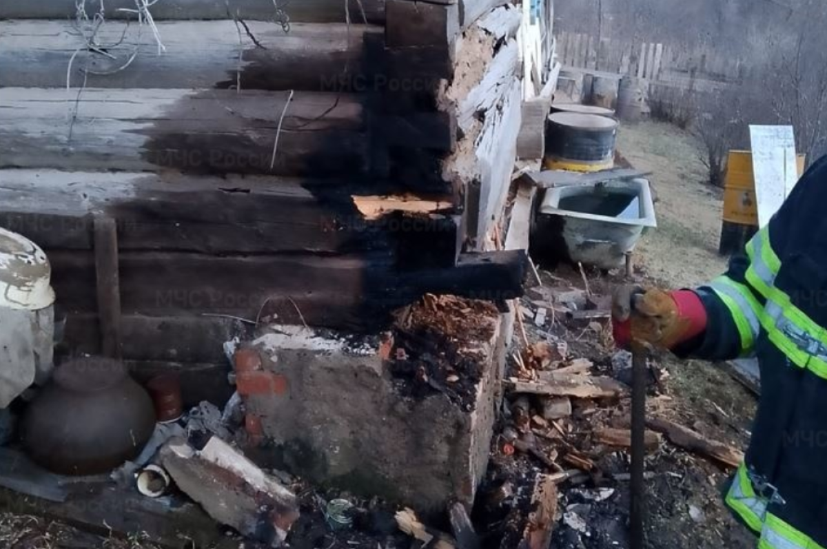    Неизвестные подожгли дом одинокой пенсионерки в ЕАО