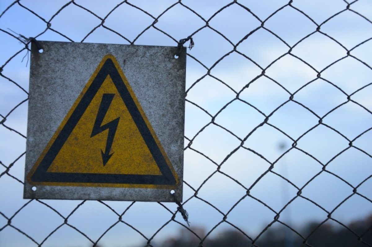    Рабочего ударило током на стройплощадке в Екатеринбурге, он погиб