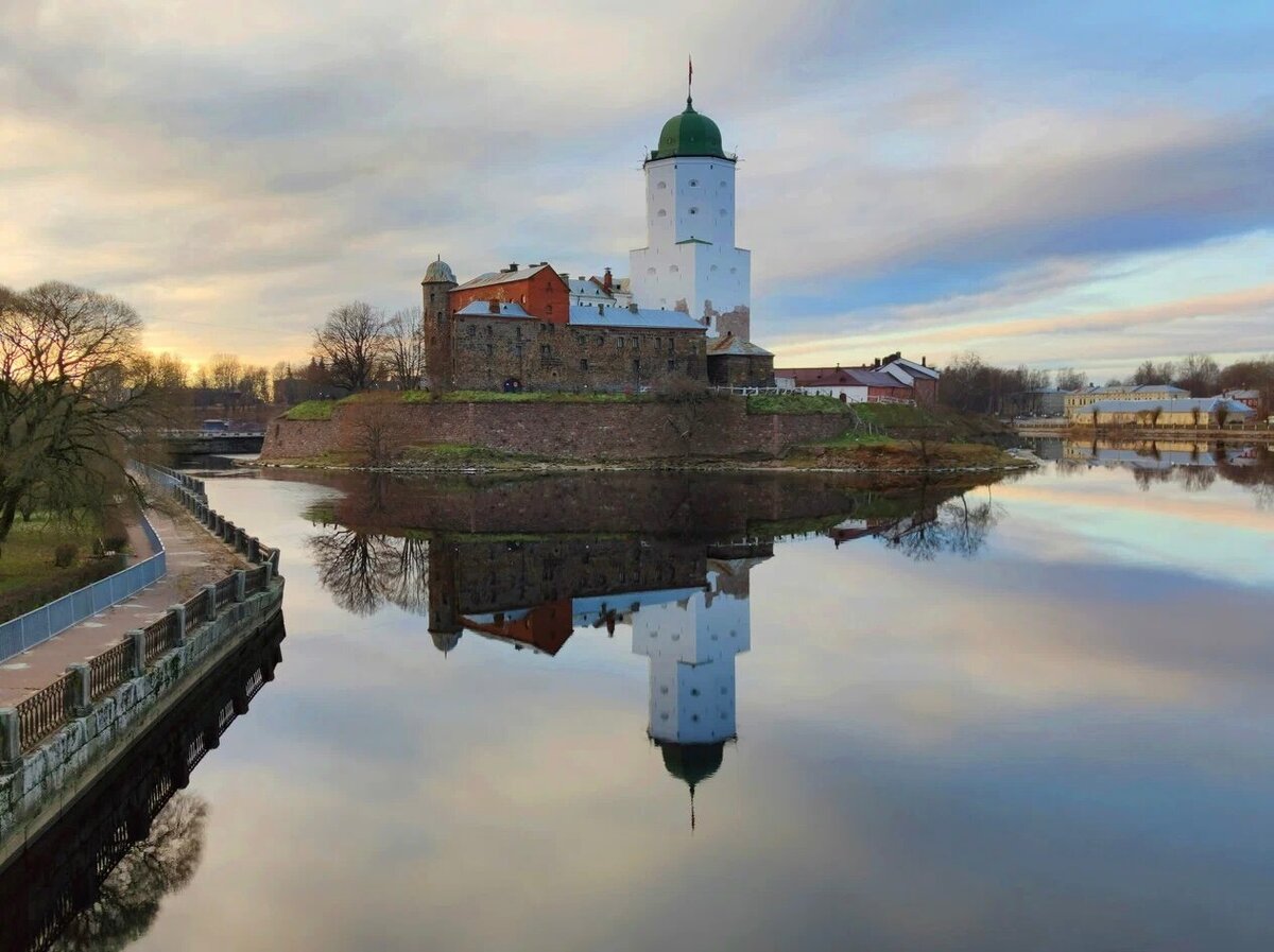 По понедельникам и в третью среду месяца вход на остров бесплатный. Фото: Виктор П. / Яндекс Карты