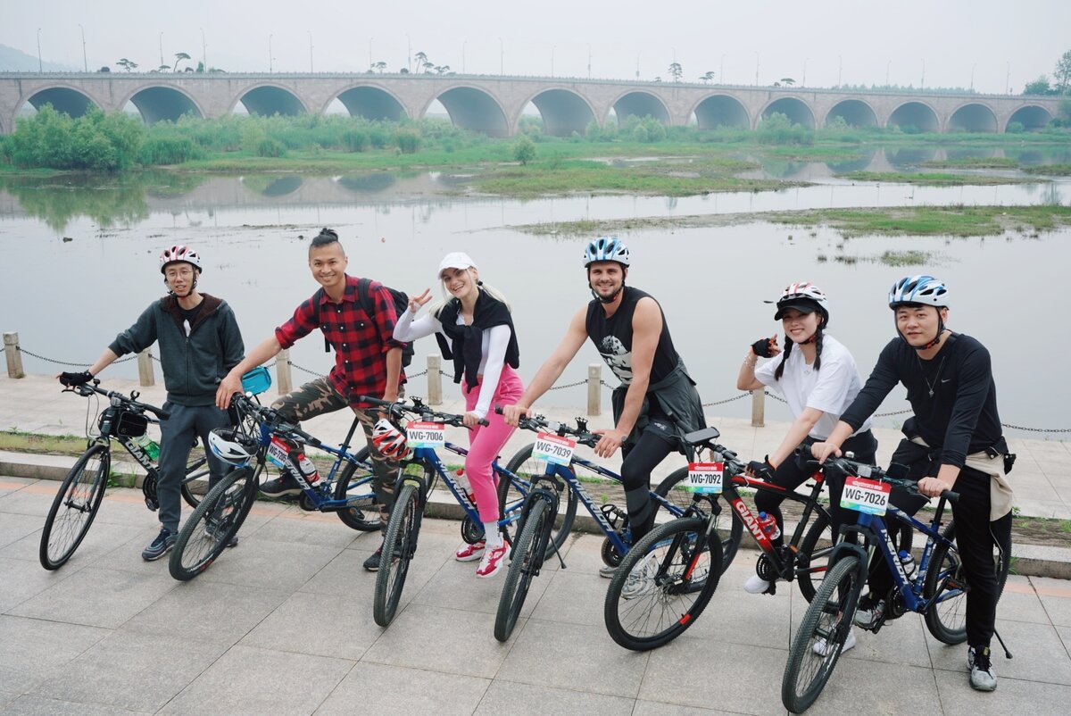 Часто мы устраиваем совместные вылозки на природу и другие активности с нашими китайскими друзьями