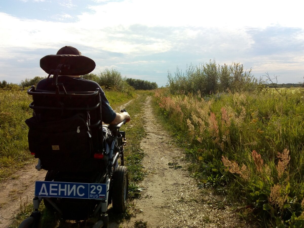 Вступление На литературных встречах юные читатели меня часто спрашивают: «Кто герои ваших книг? Вы пишете о себе, или всё это выдуманные люди?