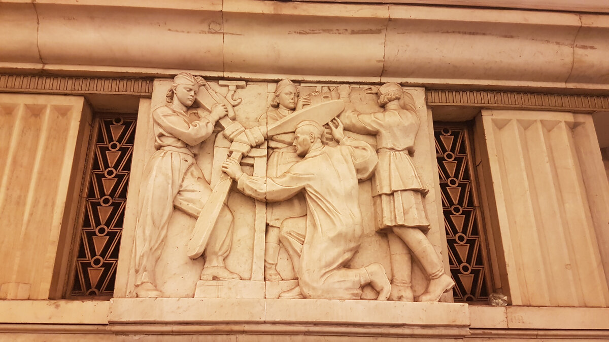 Станция Московского метрополитена "Электрозаводская". Фото автора 