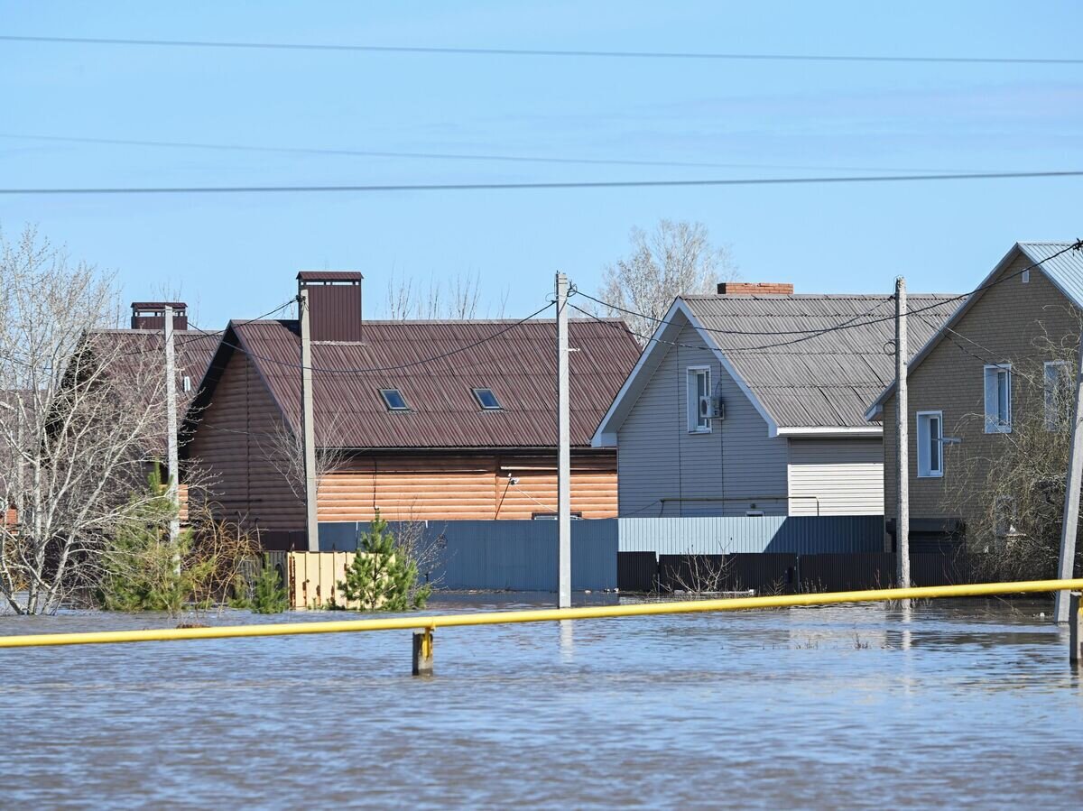 Уровень воды в реке Урал в Оренбурге снизился до отметки 975 сантиметров |  Радио Sputnik | Дзен