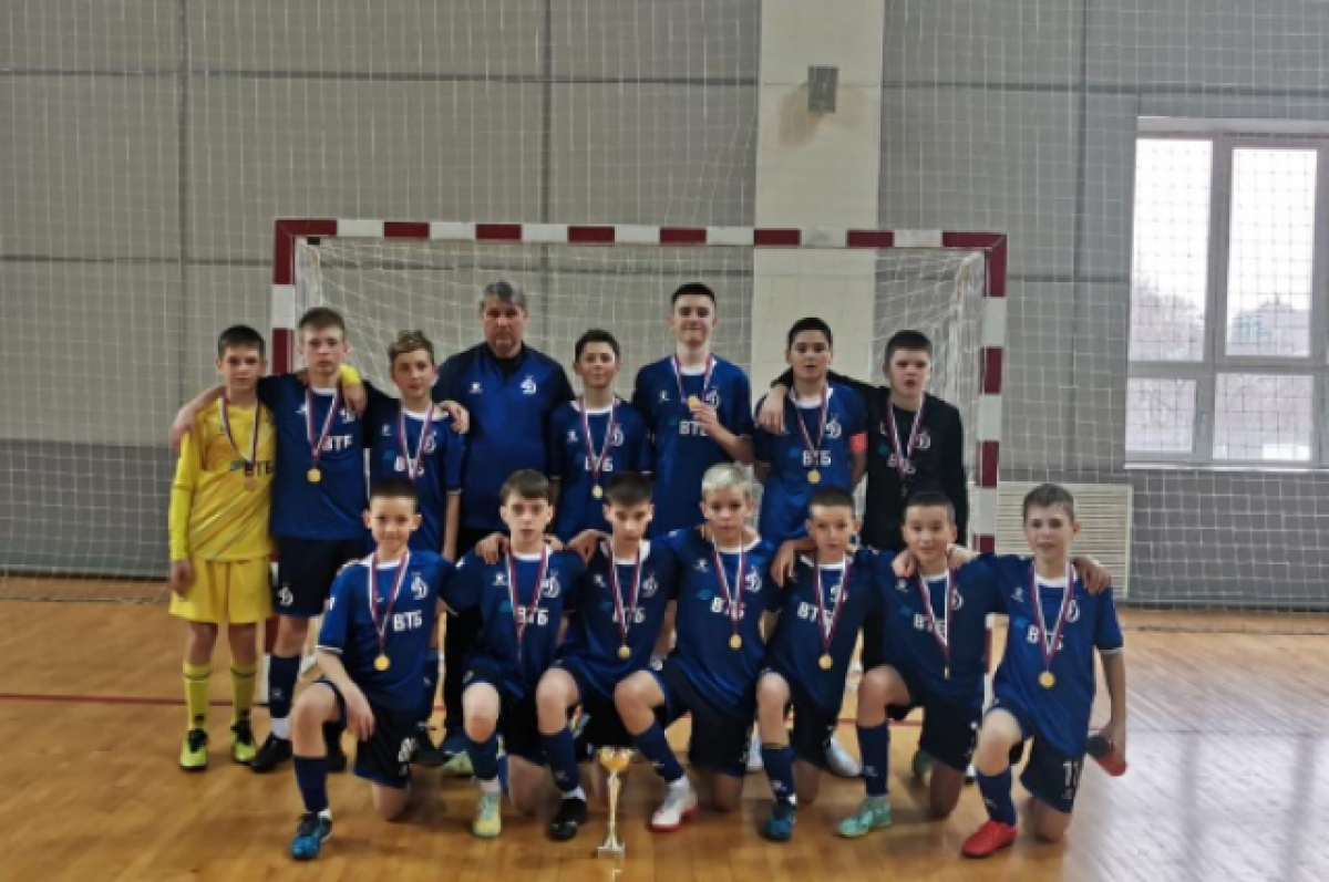    В Новосибирске футбольная школа «Динамо» выиграла первенство в мини-футболе