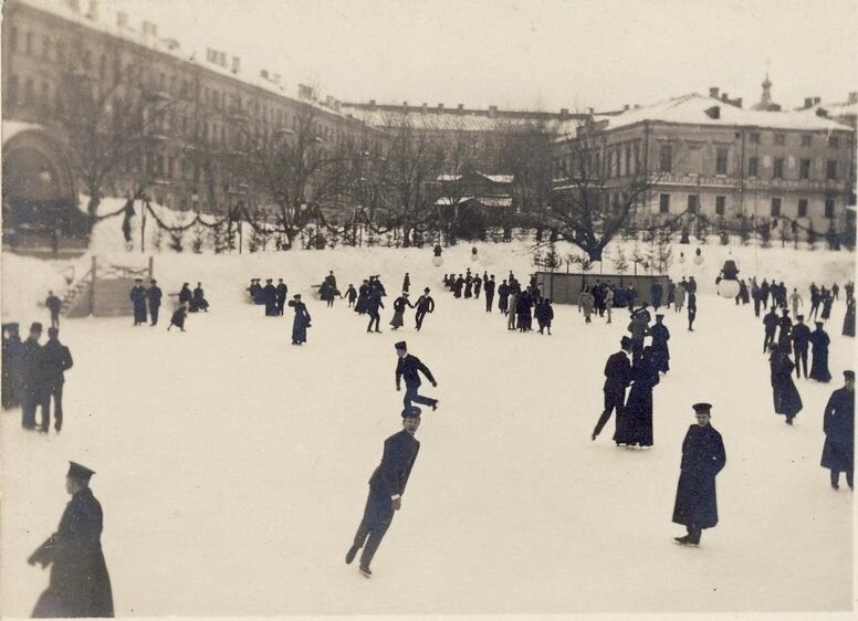 Каток вднх, москва. Каток эрмитаж в москве. Каток сад эрмитаж 2022. Сад эрмитаж в москве каток. Proлёд каток в саду «эрмитаж».