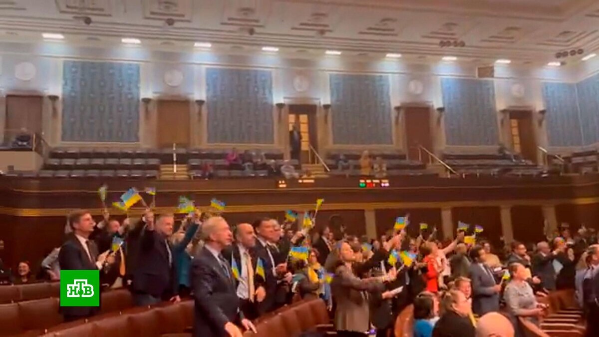    Американская помощь Киеву: треть выделенных Украине миллиардов останется в США