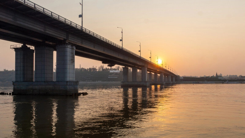     Причалили под Новым мостом. Алексей Шестериков