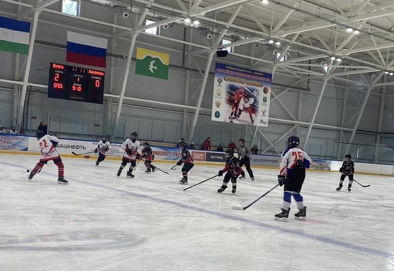 С 14 по 21 апреля в городах Салават и Ишимбай республики Башкортостан состоялся финальный этап легендарного Всероссийского хоккейного турнира «Золотая шайба» среди юношей 2011-2012 г.р.