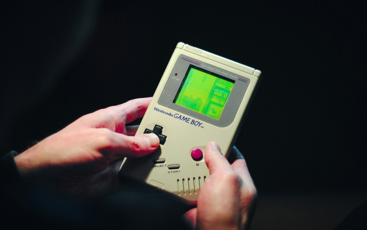 21 апреля: День рождения Game Boy | Apple SPb Event | Дзен