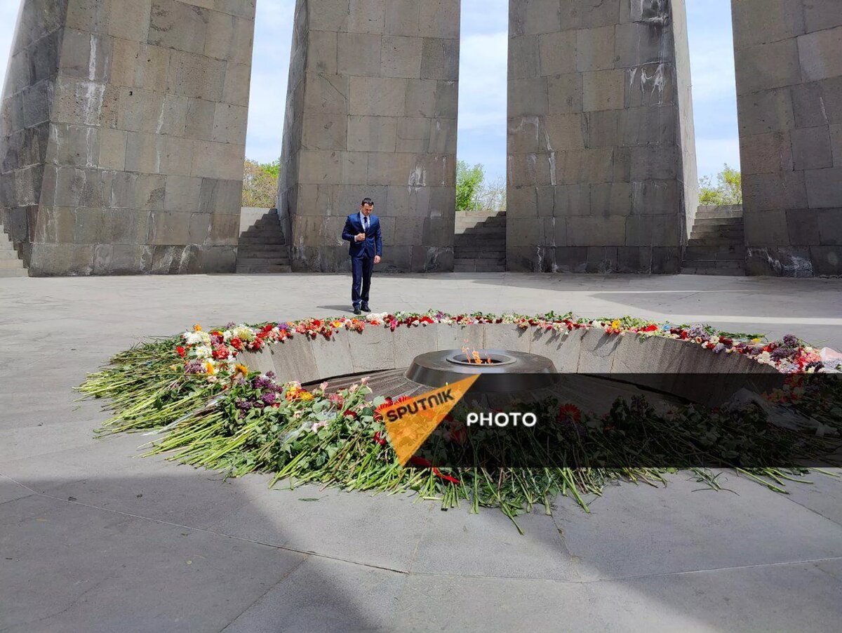 Космонавт-испытатель Арутюн Кивирян в Цицернакаберде © Sputnik