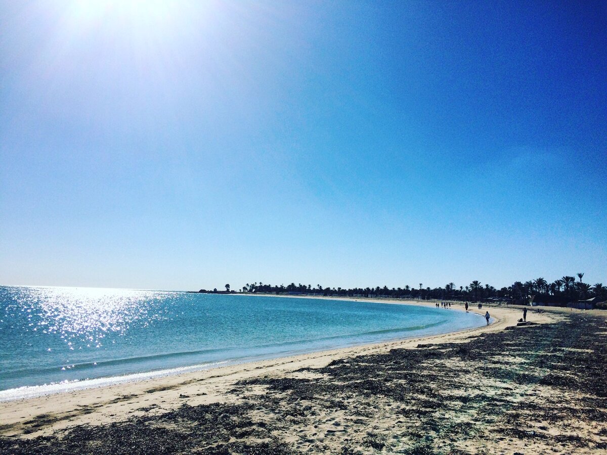 Средиземное море с берега Джербы.