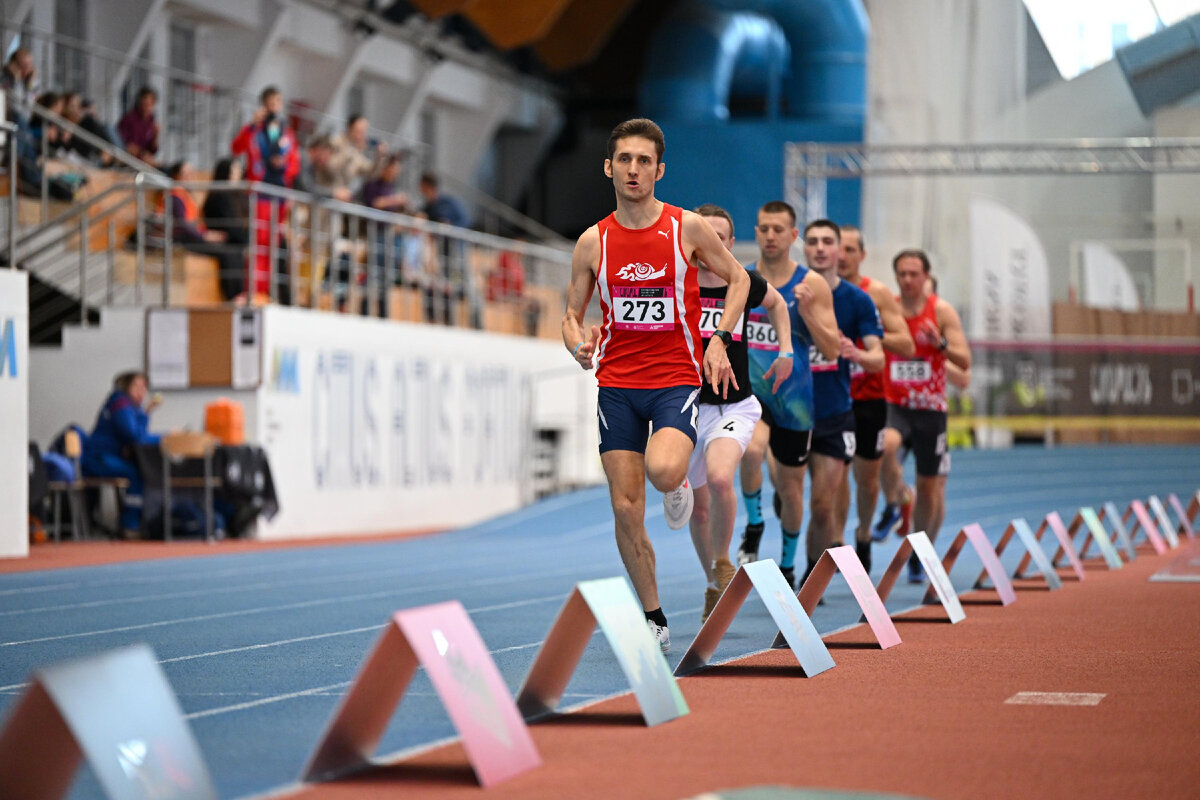 Лидирую на старте 600м дистанции (1:38.83 - 17 февраля 2024)