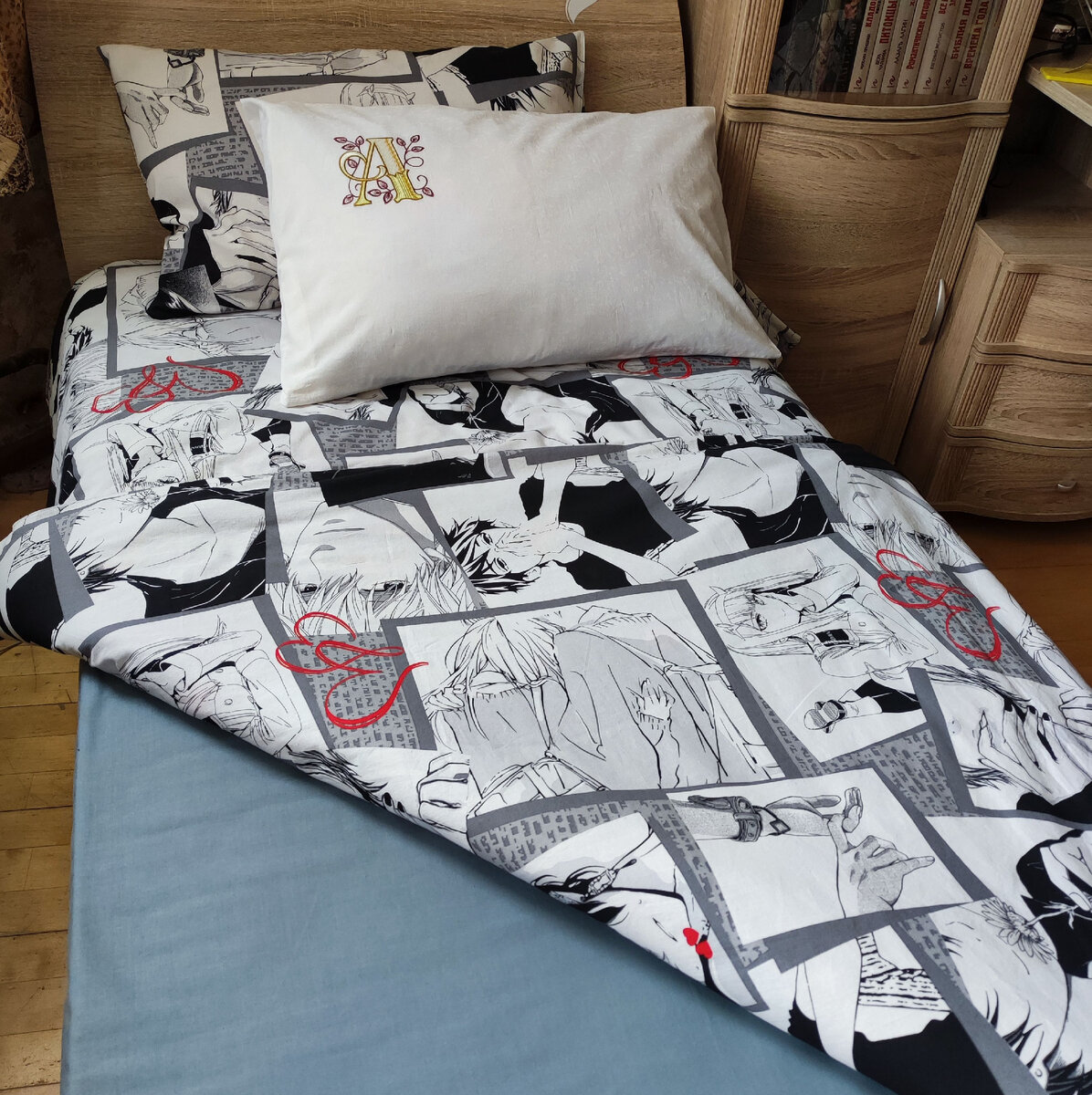 Комплект 1,5 постельного белья. Простынь, пододеяльник и две наволочки. Наволочка с вышитой монограммой. Фото и работа автора статьи