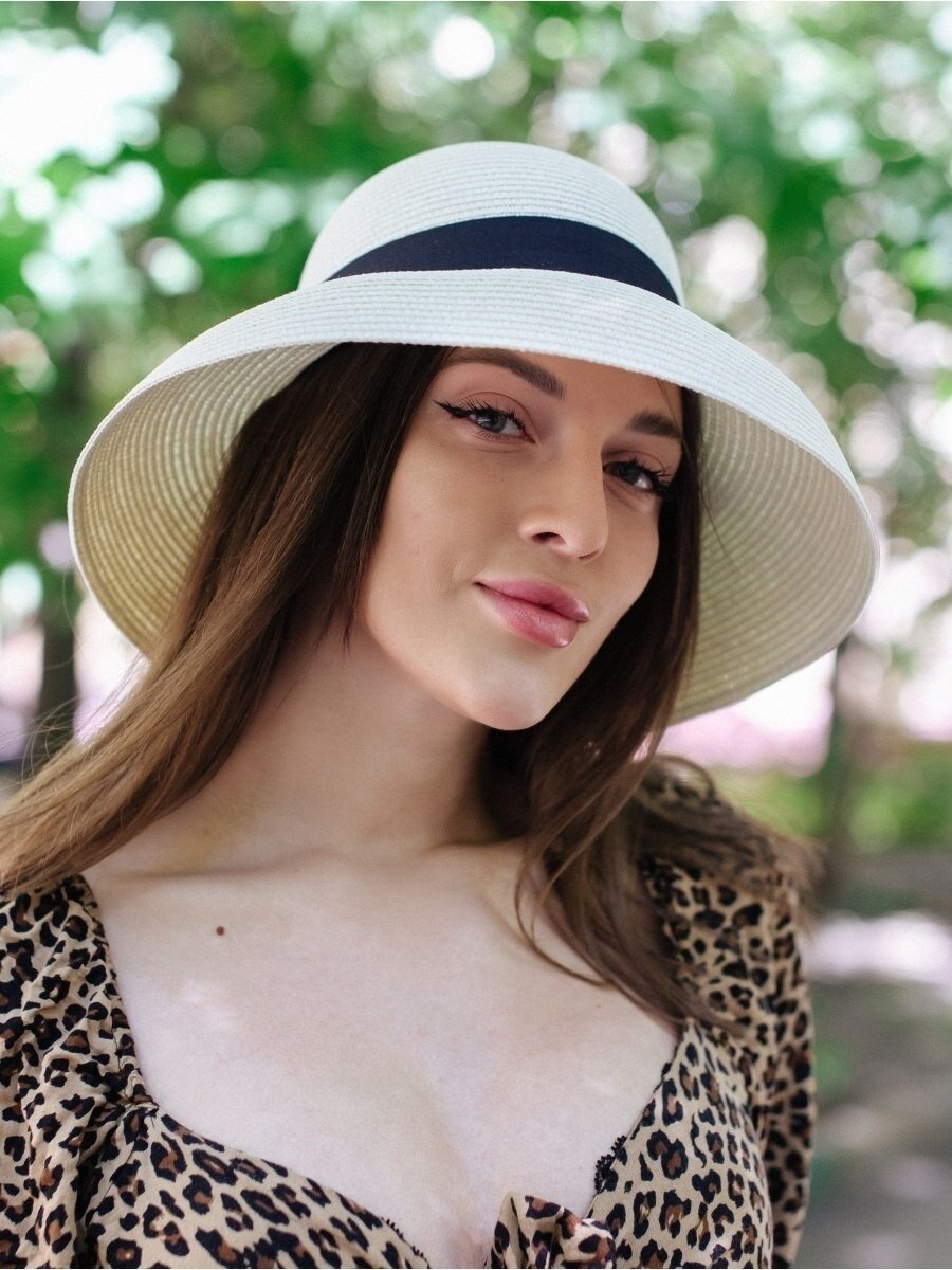 Женская шляпа пляжная - это идеальный аксессуар для летних прогулок путешествий отпуска поездки на море дачу рыбалки прогулок на яхте. 