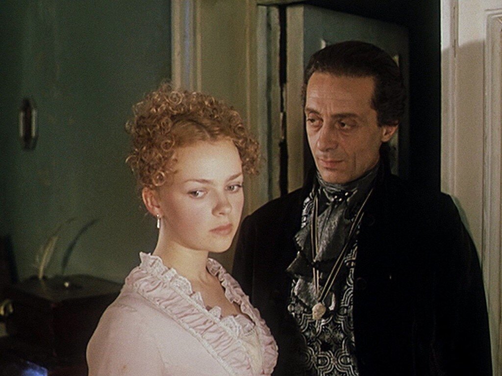 Елена Валюшкина (Мария) и Нодар Мгалоблишвили (Калиостро). Кадр из фильма "Формула любви". 