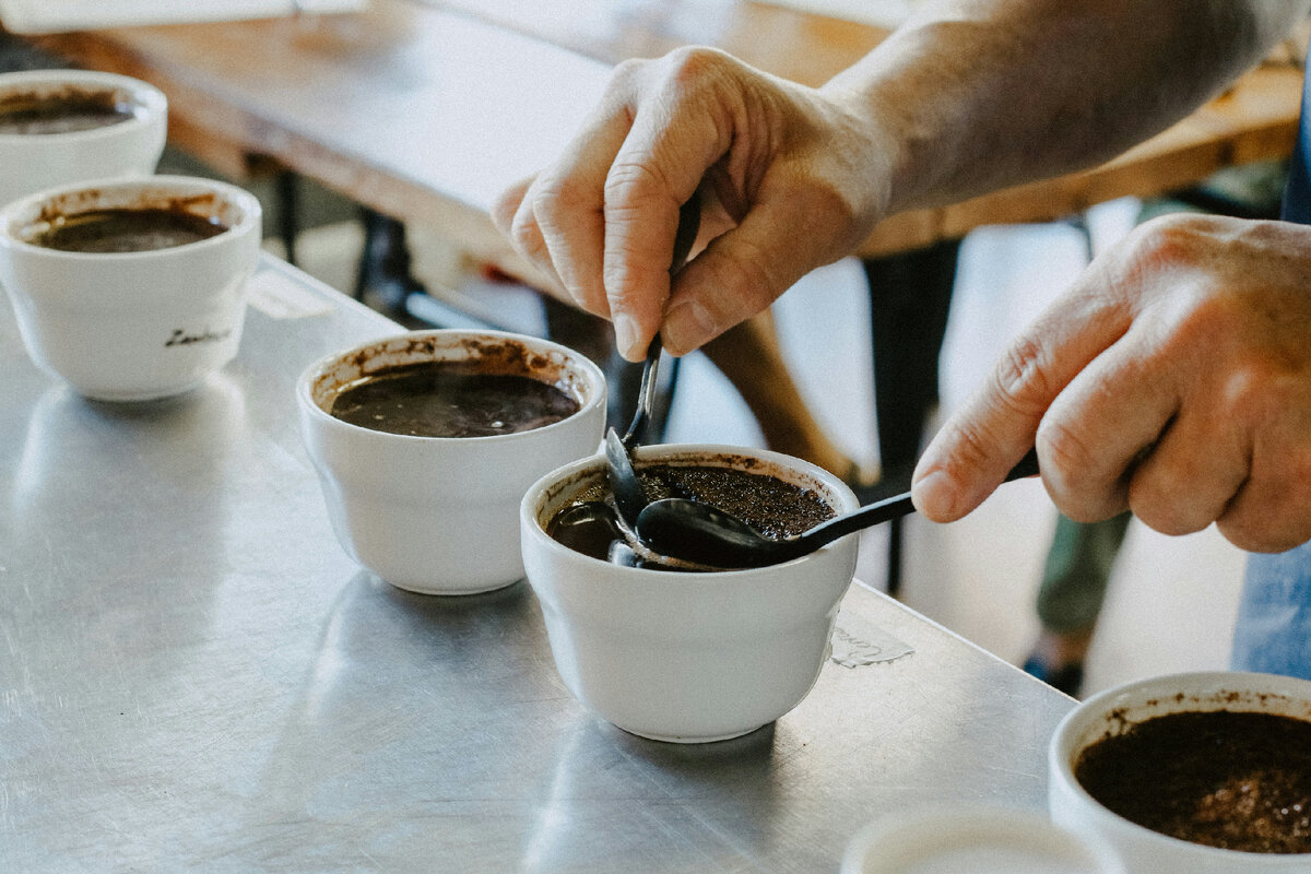 Автор - в чем-то бариста или бармен: его вкусу доверяют. Фото: Unsplash
