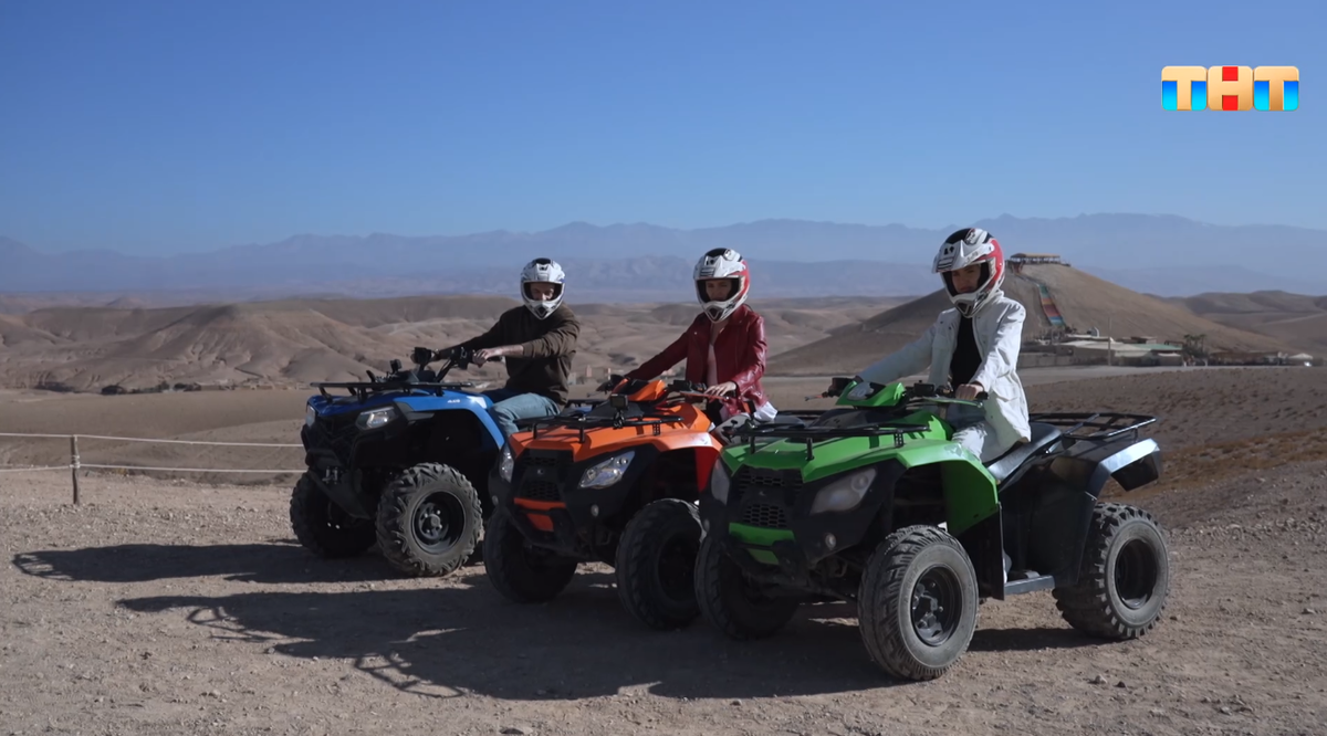 Ладно, я не с той стороны зашла во взгляде на предложенную компанию. Эпатаж Саши? Да. Бойцовских характер Дианы? Наверное. Но я не вижу в них прям борцов, игроков именно здесь, на проекте. Саша - возможно, бесконечным перетягиванием эфирного времени на свойственное ей амплуа. Диана всё ещё остается Прозрачной. Понаблюдаем. 