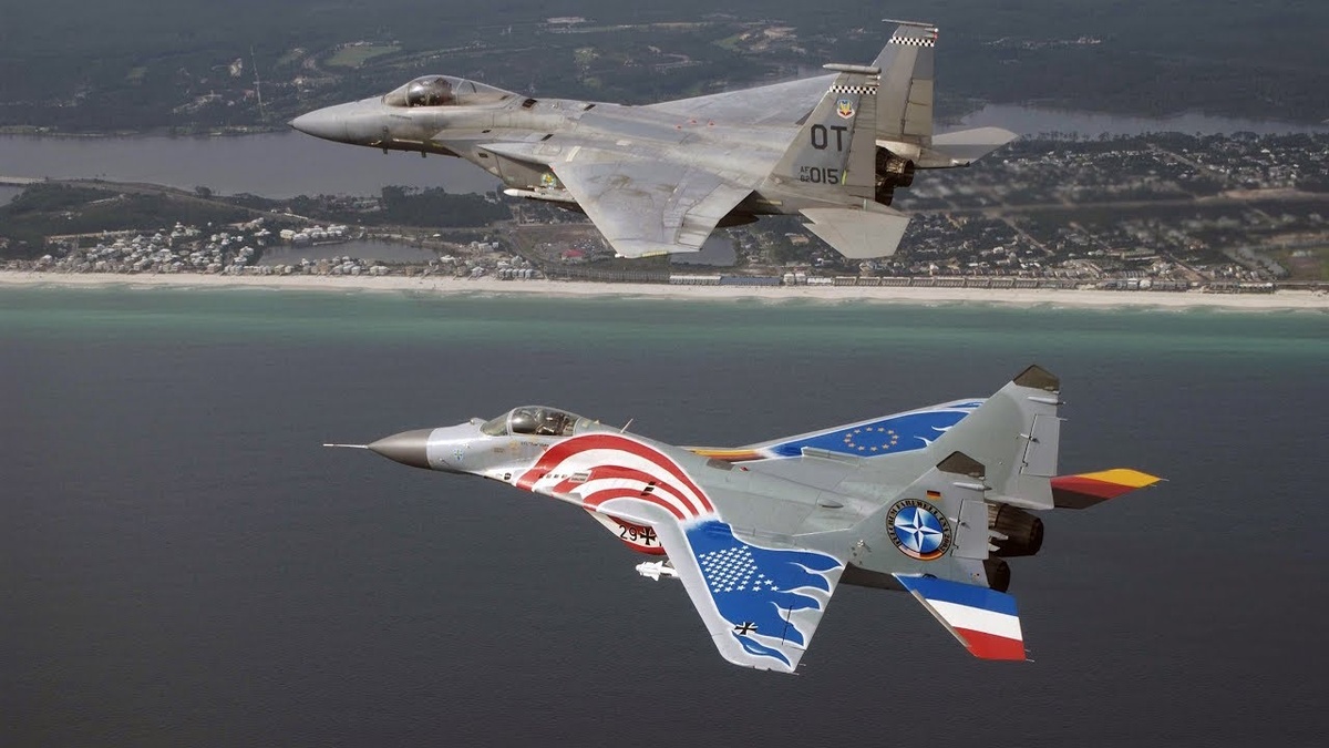 МиГ-29, бывшиий 9-12 из состава ВВС ГДР на испытаниях в Люфтваффе