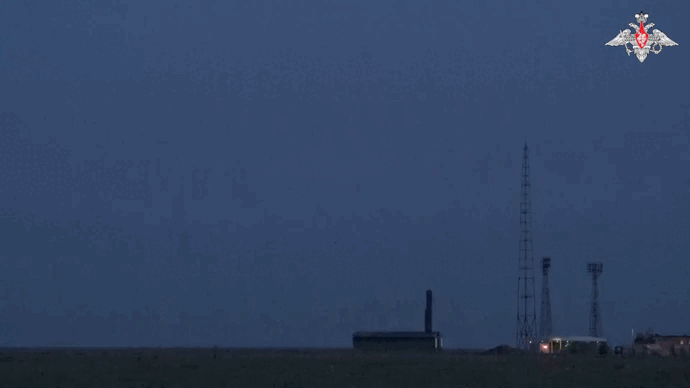    ЕЩЁ ОДНА ТРАЕКТОРИЯ ЗАПУСКА. ФОТО: MIL.RU