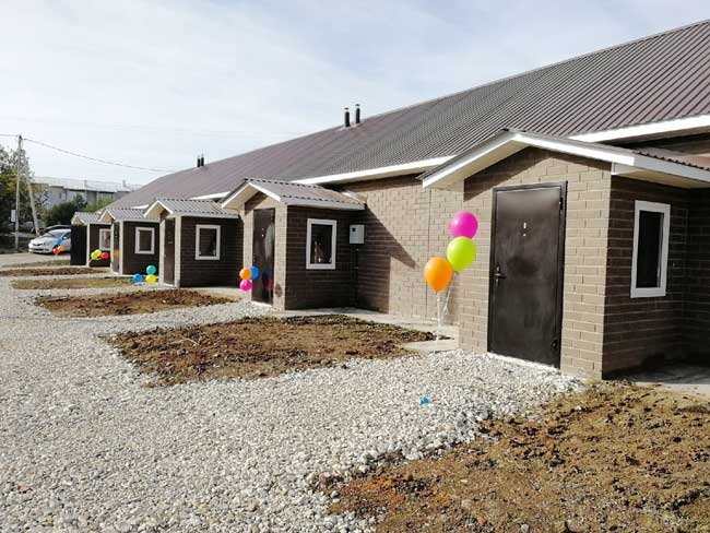 В Нагорном на улице Газеты «Искра» в 2022 году были построены одноэтажные дома для детей-сирот