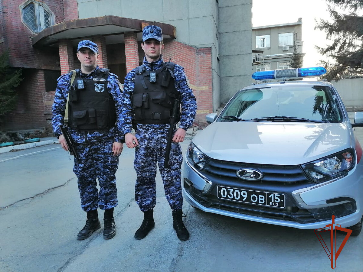 В Новосибирске патруль вневедомственной охраны Росгвардии разыскал  пропавшего ребенка | Росгвардия Новосибирск | Дзен