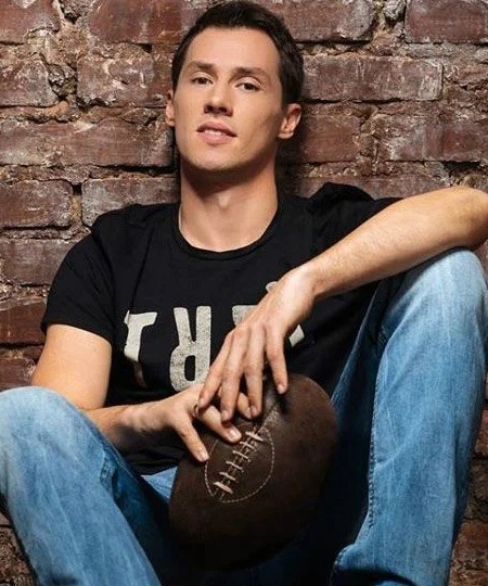 Кто является супругой актёра и телеведущего Тимура Еремеева, которую он обожает, и в чём секрет его счастливого брака