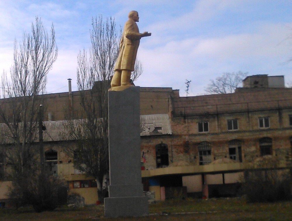 Памятник Ленину в Донецке, на поселке Боссе