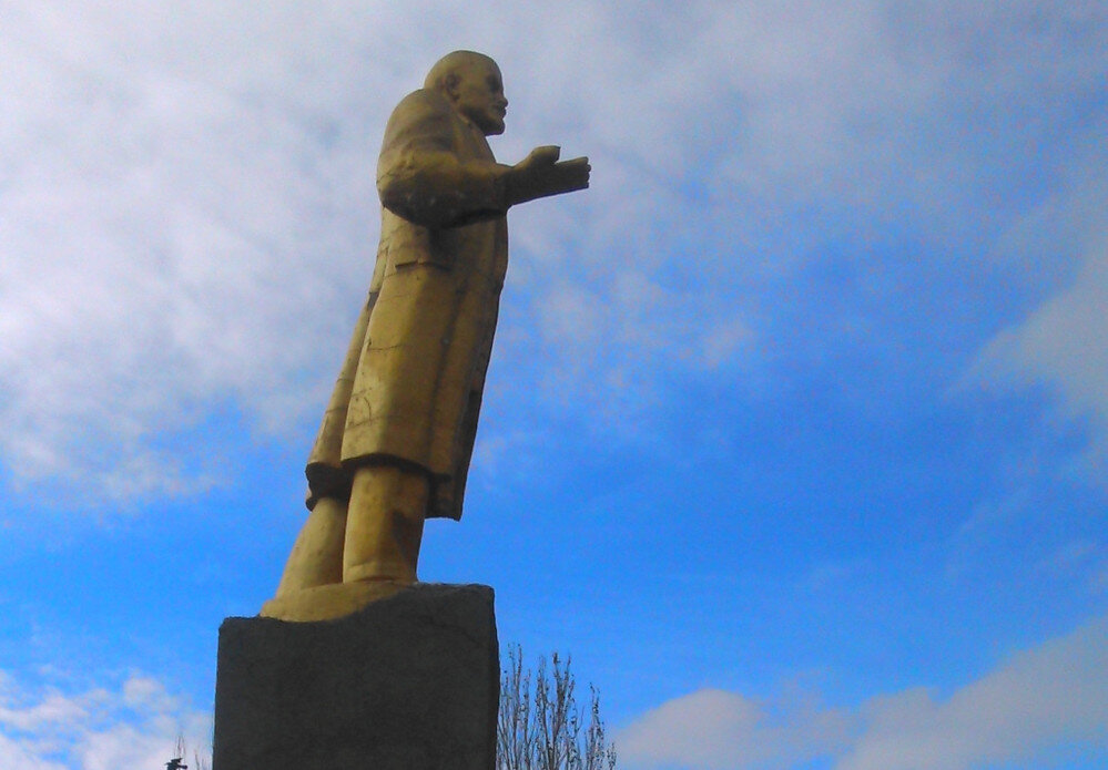Памятник Ленину в Донецке, на поселке Боссе