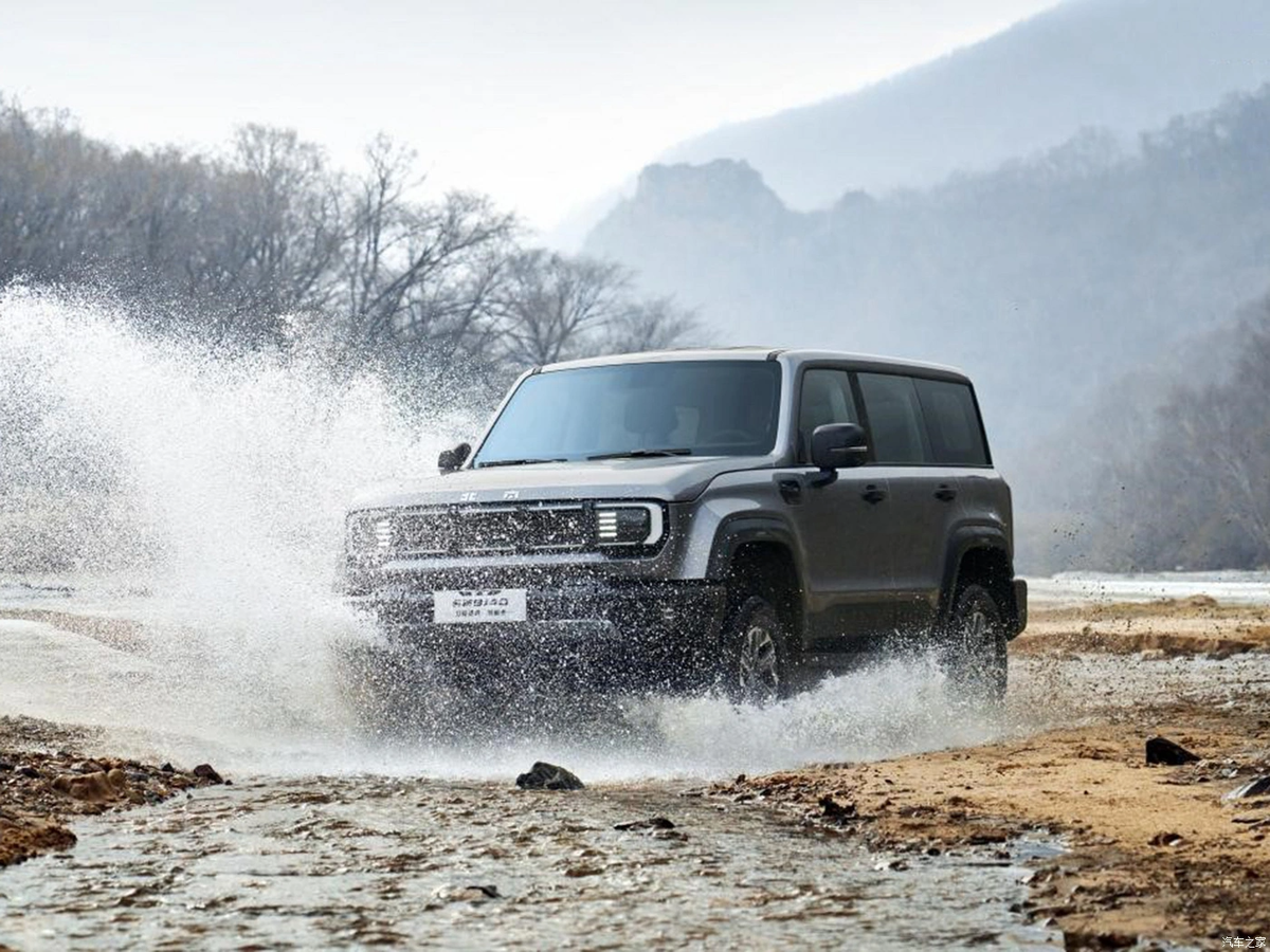 Конкурент Tank 300: представлен новый BAIC Beijing BJ40 с бензиновым или  дизельным моторами на выбор | iXBT.com | Дзен