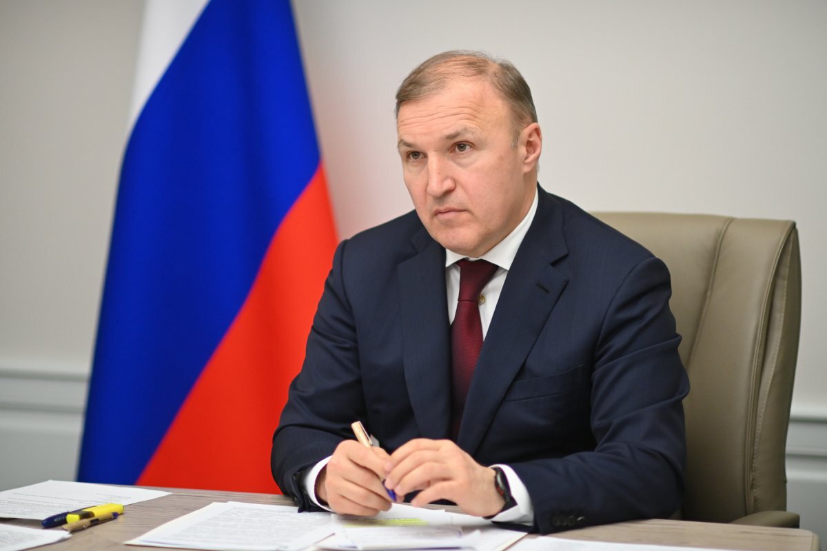   Глава Адыгеи поздравил работников местного самоуправления