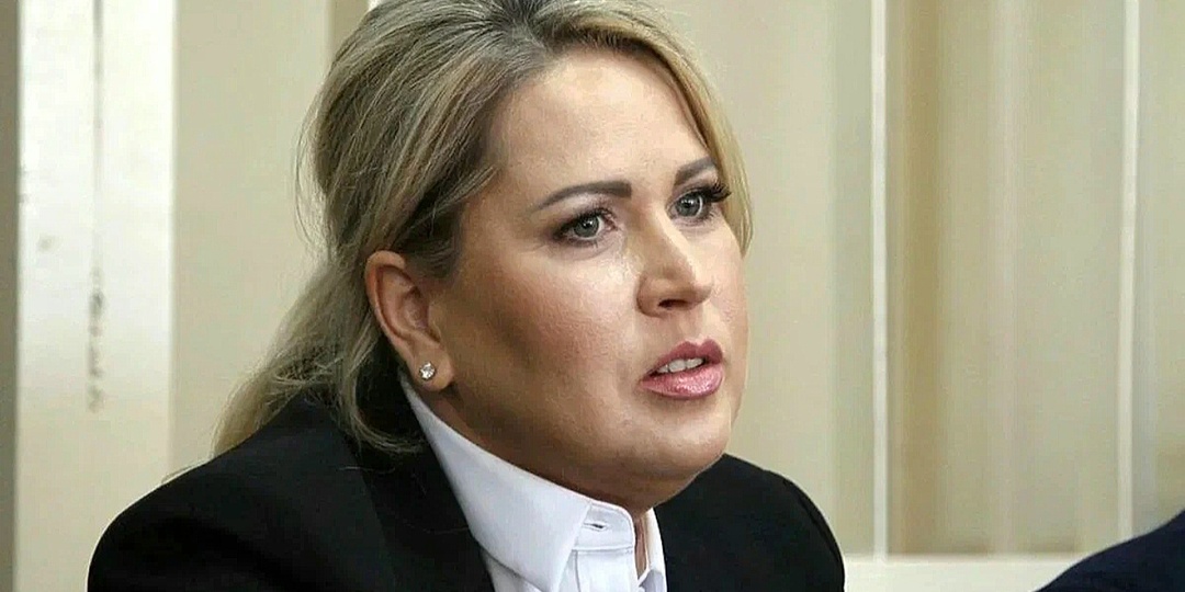 «Лишили 5 чемоданов с драгоценностями». Как живет чиновница Евгения Васильева после обысков