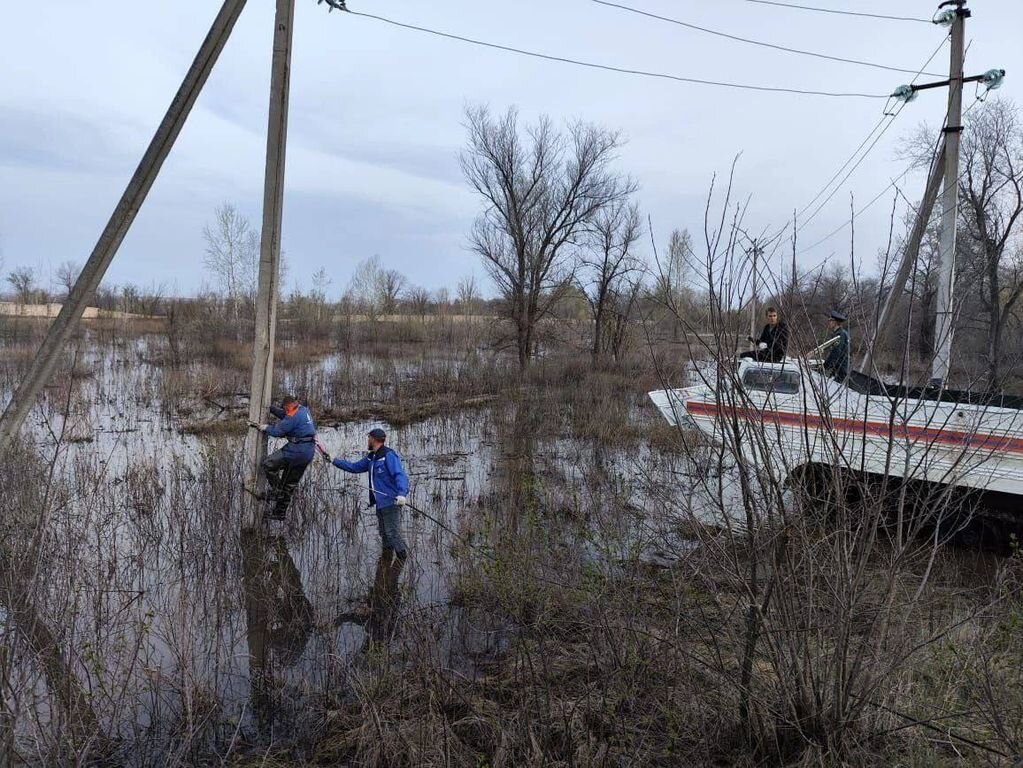    Вода в дома жителей северной части Оренбурга и Промышленного района должна была вернуться ночью. Что делать, если этого не произошло?