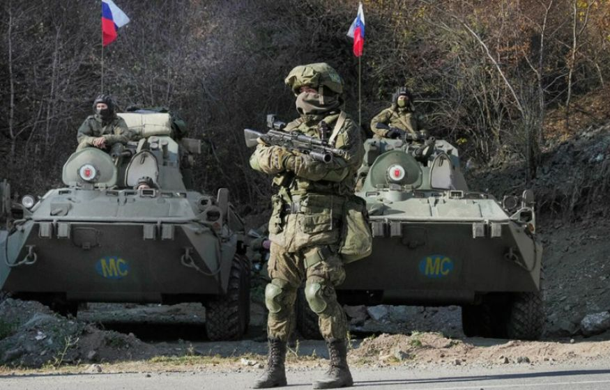 Подразделения российского миротворческого контингента в Карабахе на мерше к месту дислокации на базе аэропорта Ъанкенди/Ходжалы. Фото из открытых источников