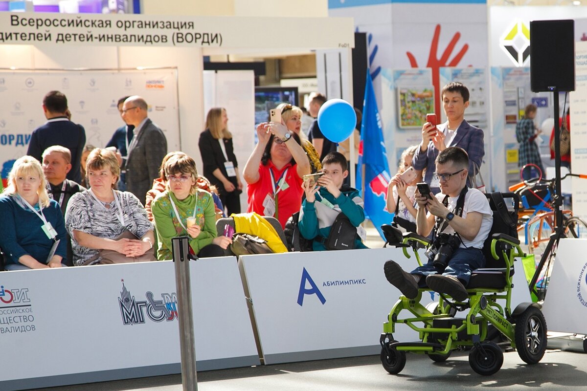 В рамках выставки, проходившей в Москве с 8 по 10 апреля 2024 года, состоялся XIII Социальный международный фестиваль «Социальная страна (Паралимпийская миля) - Интеграция-2024», в котором Тифлоцентр-1-2