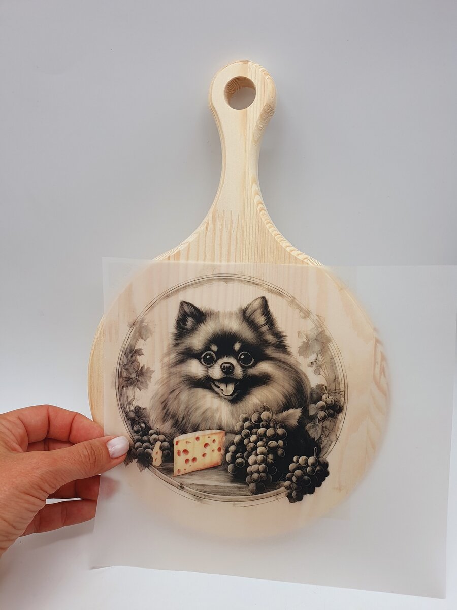 Портрет моего шпица приготовлен для этой досочки.