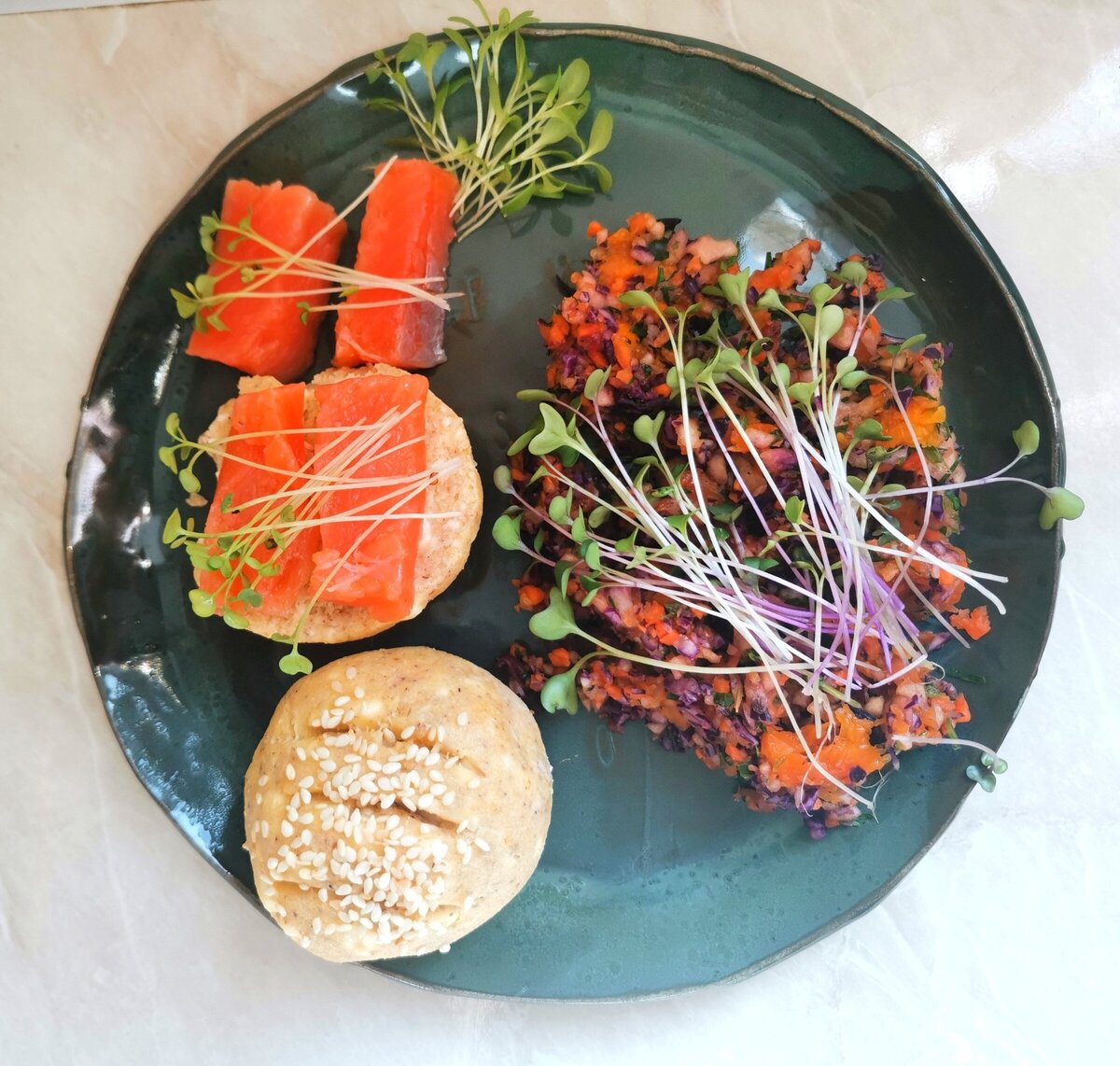 Идеальный завтрак от Елены Г. Творожные булочки, микс овощей, рыба. 