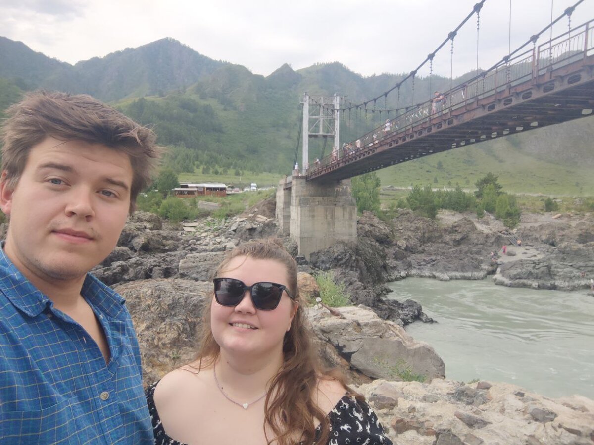 Мы и Ороктойский мост. 51.122927, 86.165701. 