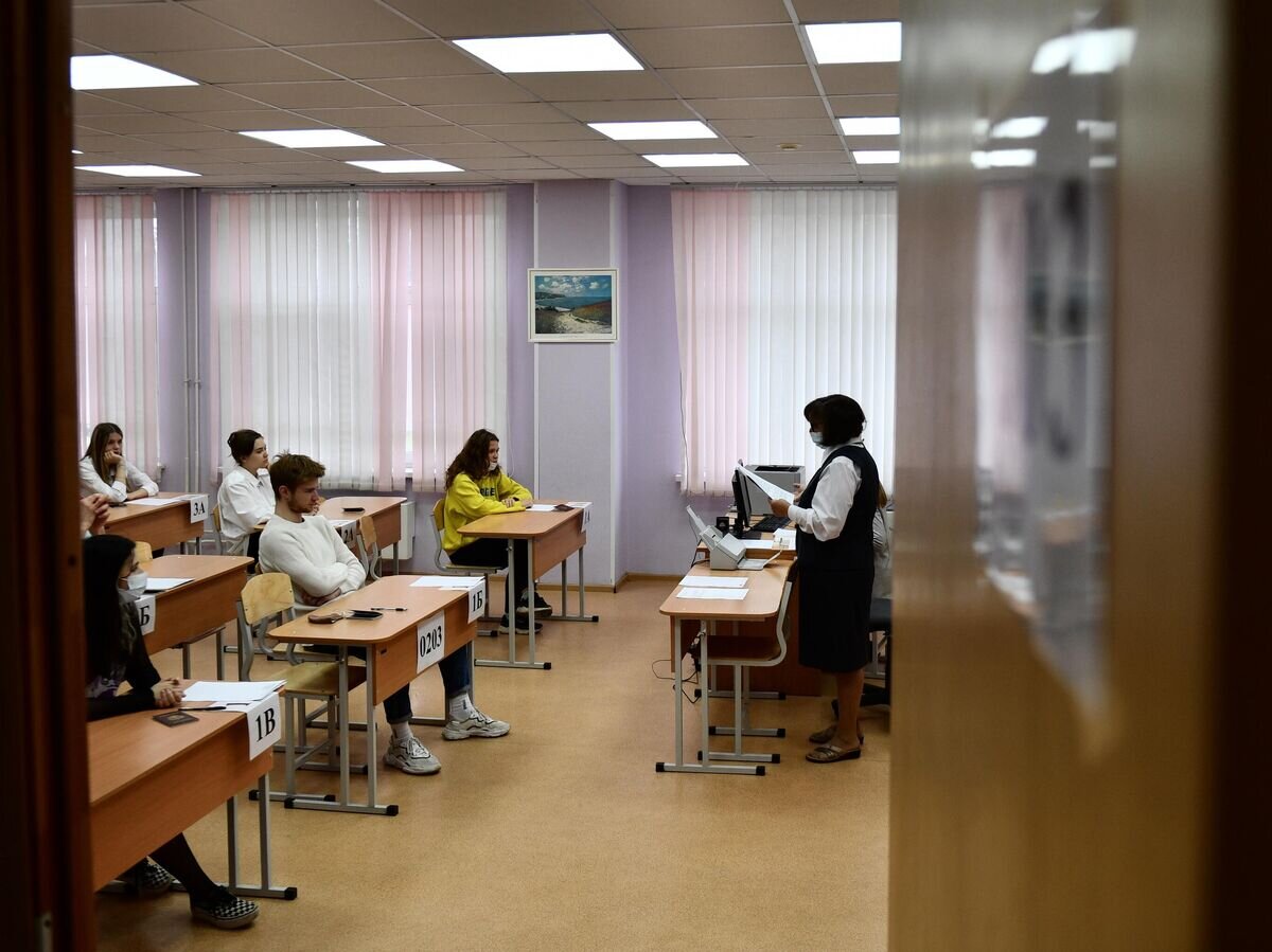    Ученики в классе перед началом ЕГЭ© РИА Новости / Павел Лисицын