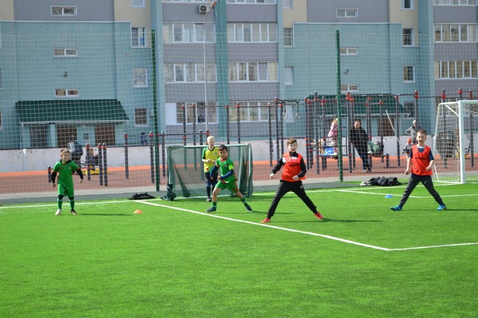    Детские дворовые команды Барнаула разыграли Кубок городской Думы по мини-футболу . Источник: Алексей Кучерявых