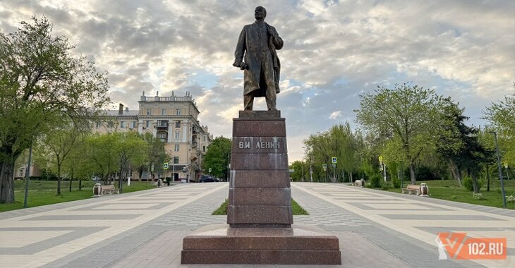 В Волгограде памятник Ленину подготовят к ремонту за три миллиона рублей - KP.RU