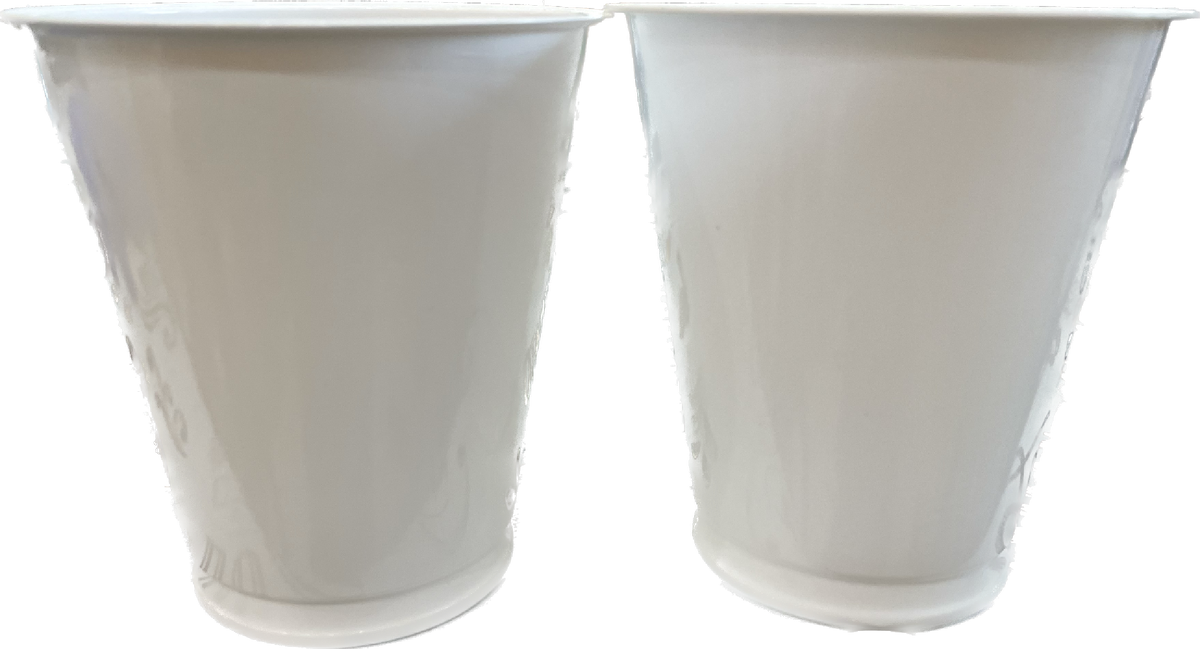 Пластиковые стаканы